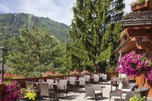 Hotel Carlina La Clusaz - restaurant terrace