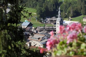 Hotel Carlina La Clusaz - summertime view from balconies