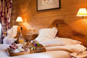 Hotel Carlina La Clusaz - room - breakfast