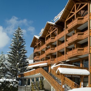 Hotel Carlina La Clusaz - wintertime facade